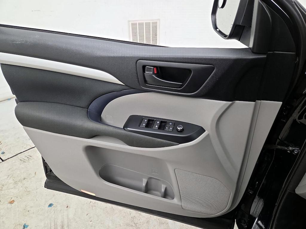 used 2017 Toyota Highlander car, priced at $18,998