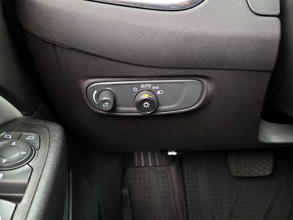 used 2023 Chevrolet Equinox car, priced at $19,998