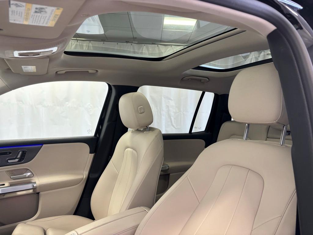 used 2021 Mercedes-Benz GLB 250 car, priced at $27,121
