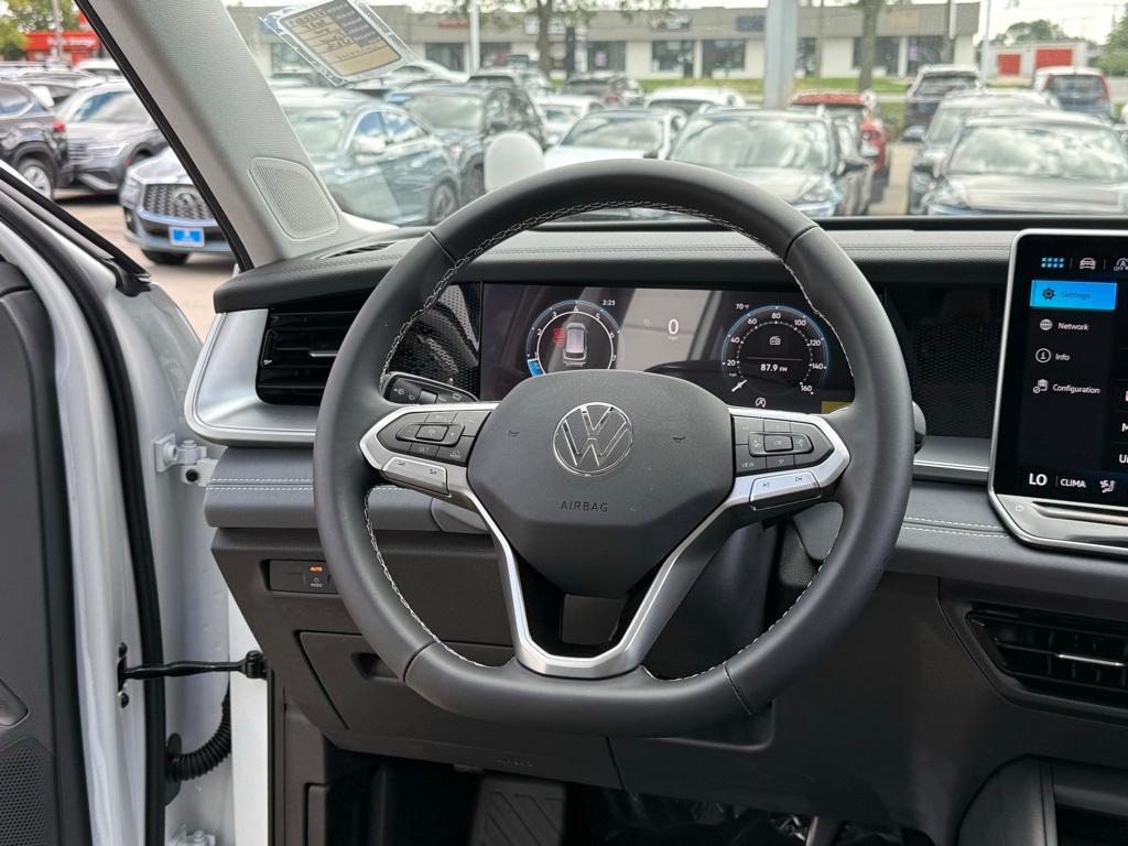 new 2025 Volkswagen Tiguan car, priced at $33,665