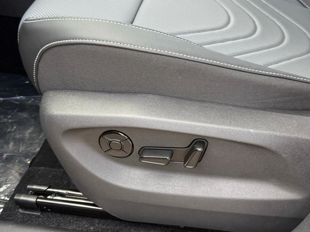 new 2025 Volkswagen Tiguan car, priced at $33,665