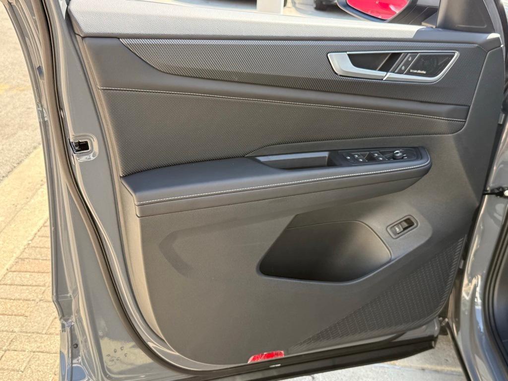 new 2026 Volkswagen Atlas Cross Sport car, priced at $52,211