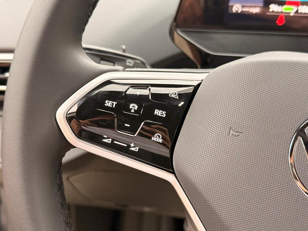 new 2025 Volkswagen ID.4 car, priced at $38,005