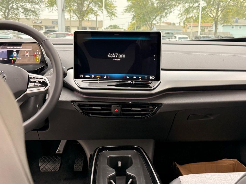 new 2025 Volkswagen ID.4 car, priced at $38,005