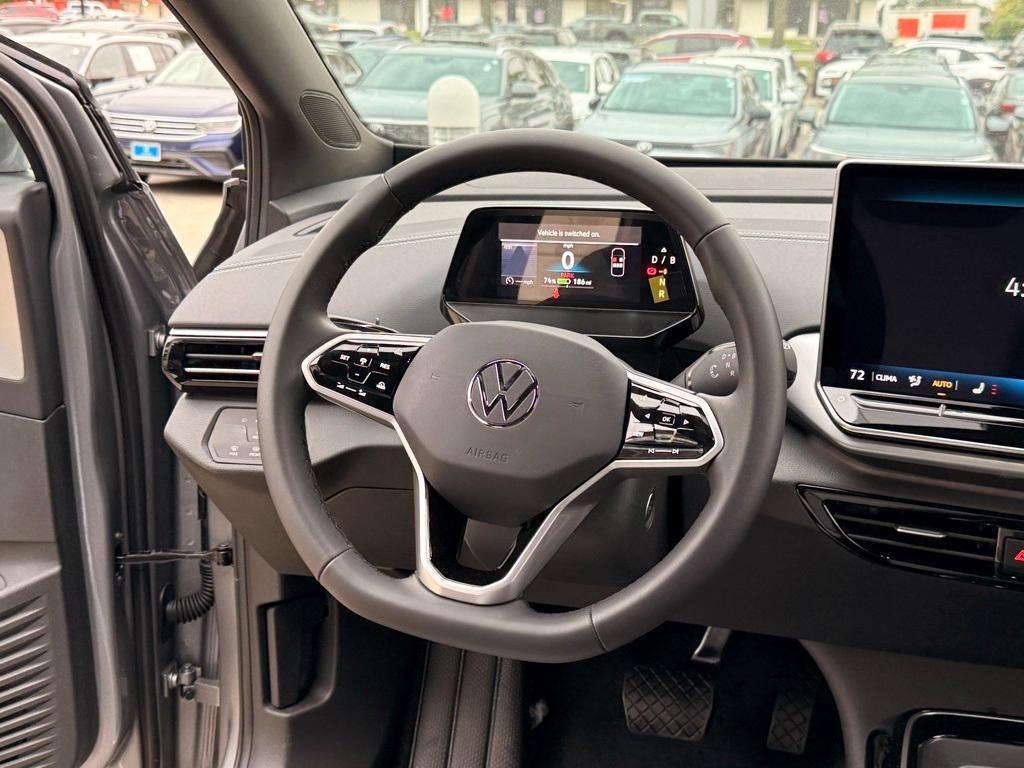 new 2025 Volkswagen ID.4 car, priced at $38,005