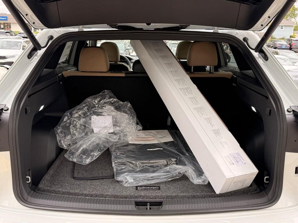 new 2026 Volkswagen Atlas Cross Sport car, priced at $45,052