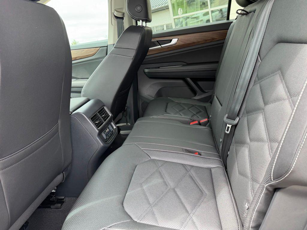 new 2026 Volkswagen Atlas car, priced at $40,248