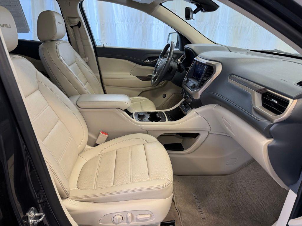 used 2022 GMC Acadia car, priced at $29,059