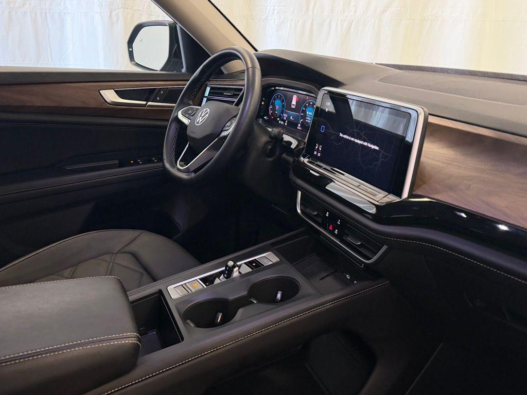 used 2025 Volkswagen Atlas car, priced at $35,317