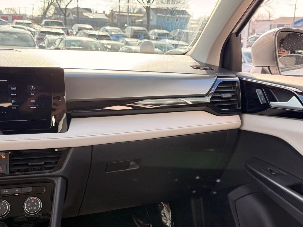 new 2026 Volkswagen Taos car, priced at $27,547