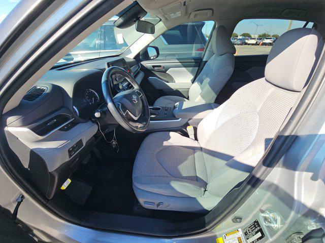used 2023 Toyota Highlander car, priced at $28,998