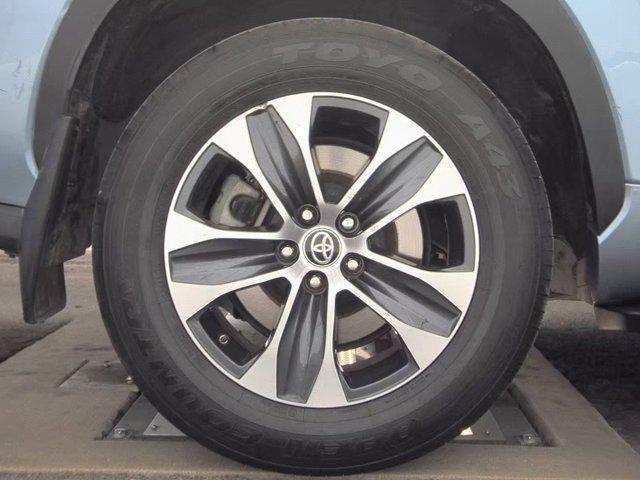 used 2022 Toyota Highlander car, priced at $31,998