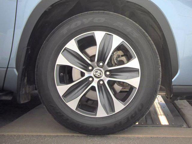 used 2022 Toyota Highlander car, priced at $31,998