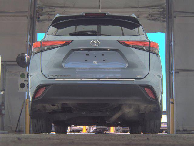 used 2022 Toyota Highlander car, priced at $31,998