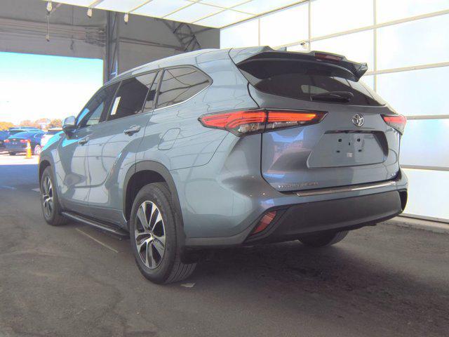 used 2022 Toyota Highlander car, priced at $31,998