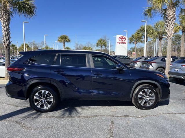 used 2023 Toyota Highlander car, priced at $32,178