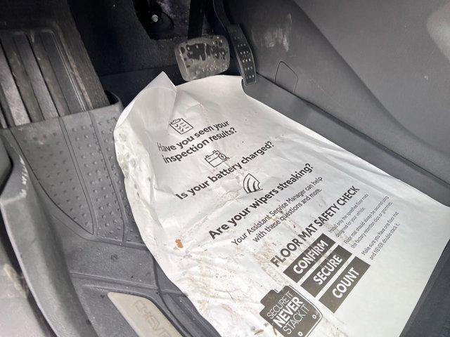 used 2023 Chevrolet Traverse car, priced at $32,498