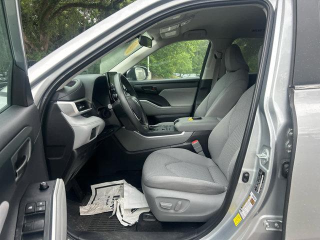used 2023 Toyota Highlander car, priced at $31,998