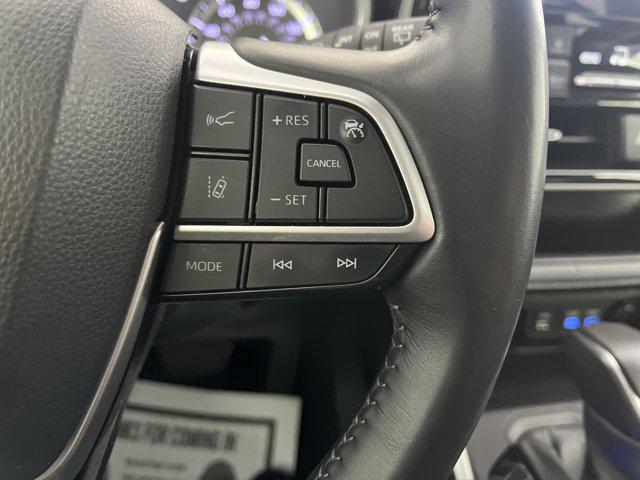 used 2022 Toyota Highlander car, priced at $31,998