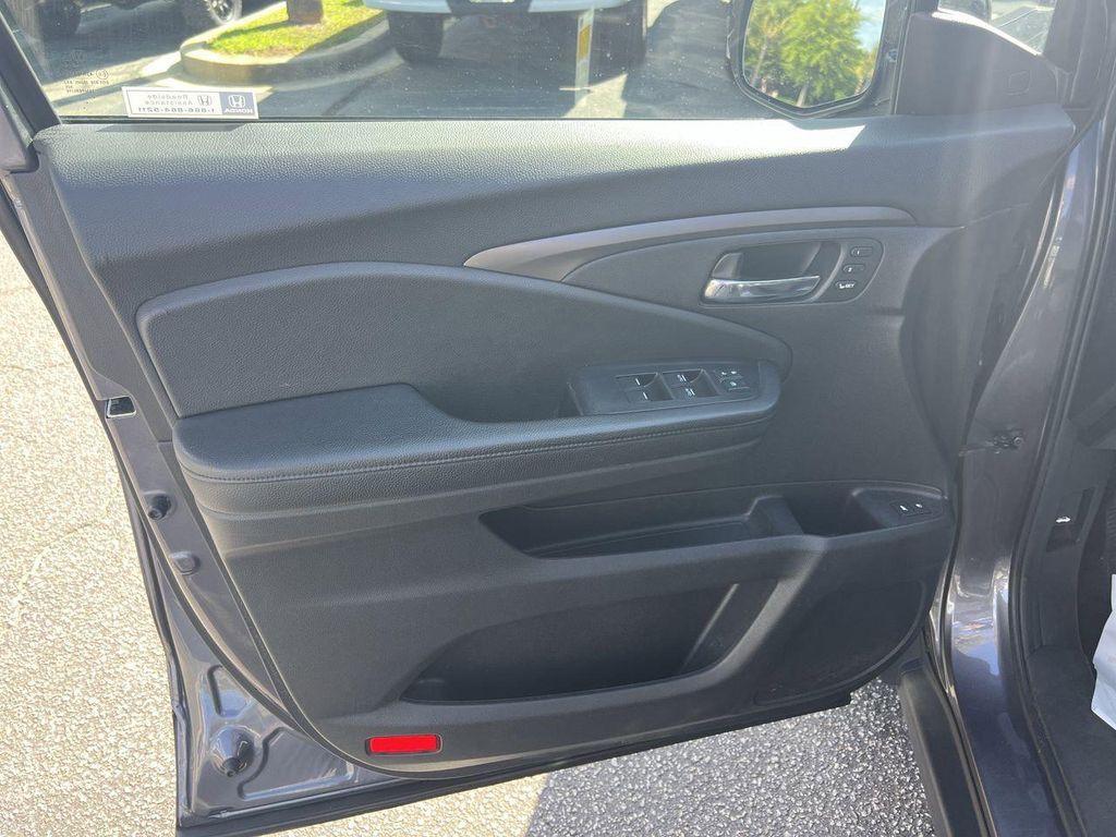 used 2021 Honda Pilot car, priced at $25,747