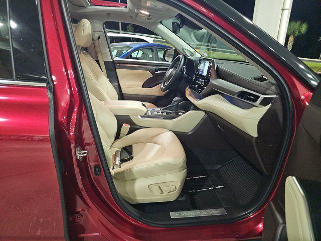 used 2022 Toyota Highlander car, priced at $36,998