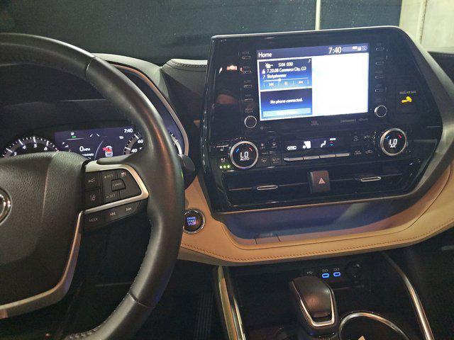 used 2022 Toyota Highlander car, priced at $36,998