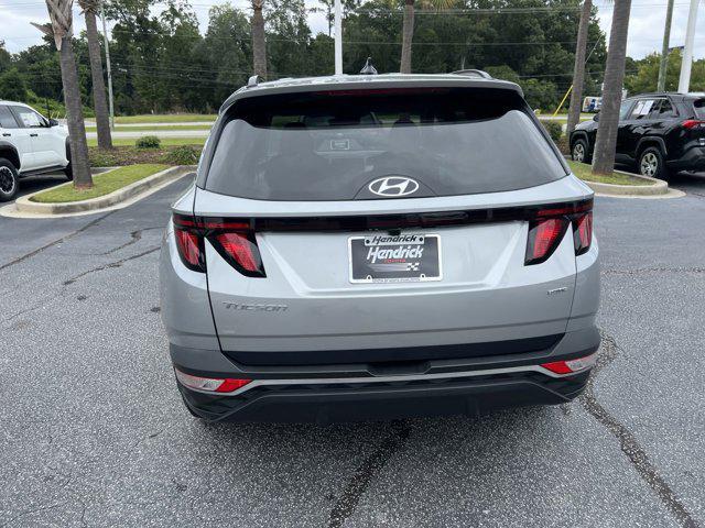 2024 Shimmering Silver Hyundai TUCSON