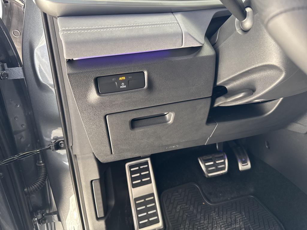 new 2026 Volkswagen Tiguan car, priced at $38,854