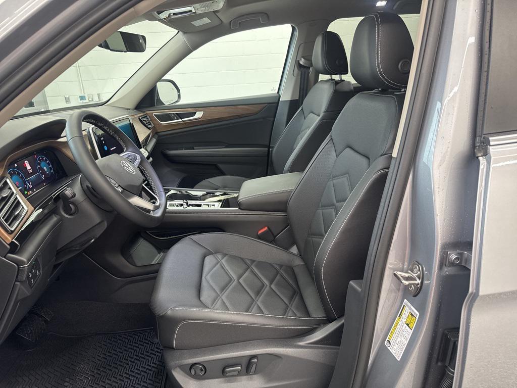 new 2026 Volkswagen Atlas car, priced at $45,620