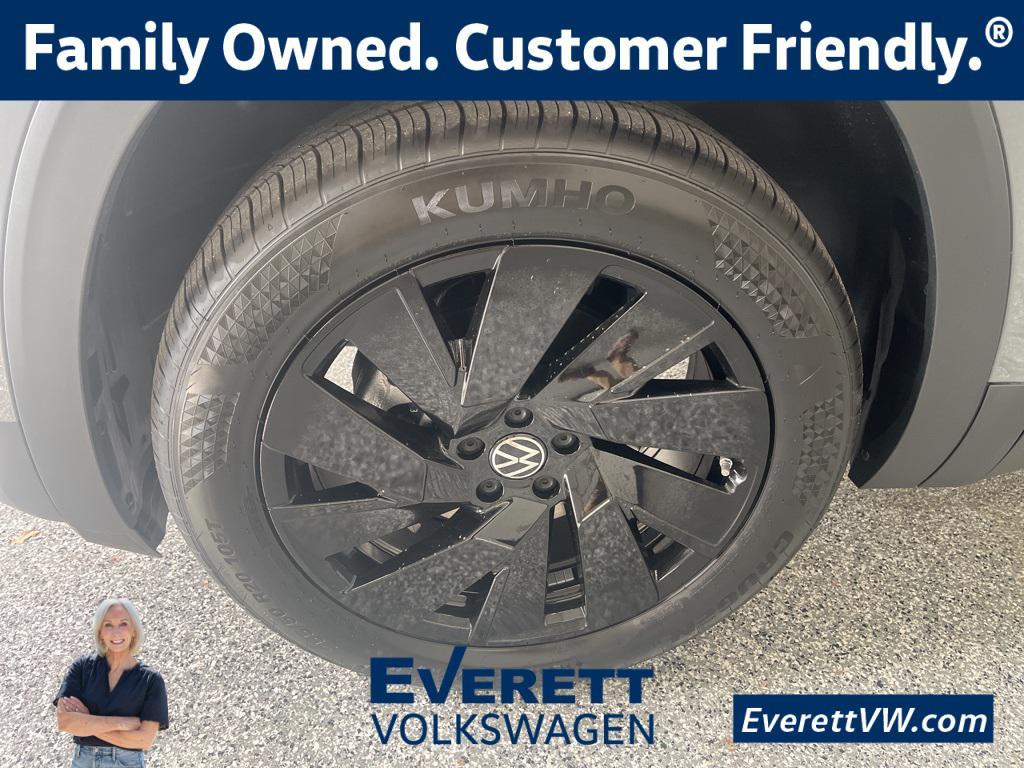 new 2026 Volkswagen Atlas Cross Sport car, priced at $44,843