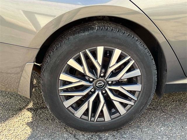 used 2023 Nissan Altima car, priced at $21,747