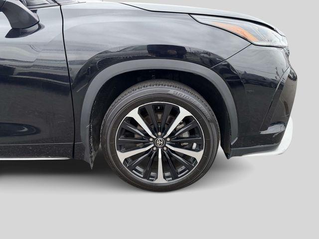 used 2021 Toyota Highlander car, priced at $32,775