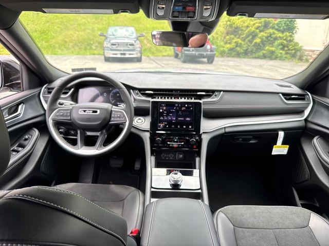 new 2025 Jeep Grand Cherokee L car, priced at $40,302