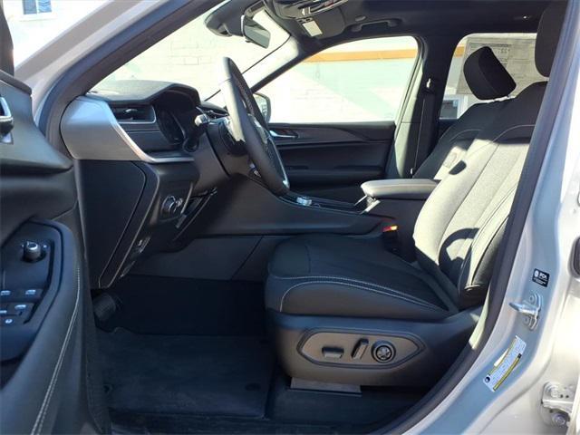 new 2025 Jeep Grand Cherokee car, priced at $40,792