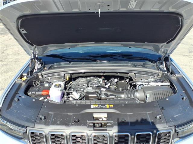 new 2025 Jeep Grand Cherokee car, priced at $40,792