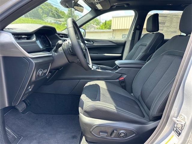 new 2025 Jeep Grand Cherokee L car, priced at $43,901