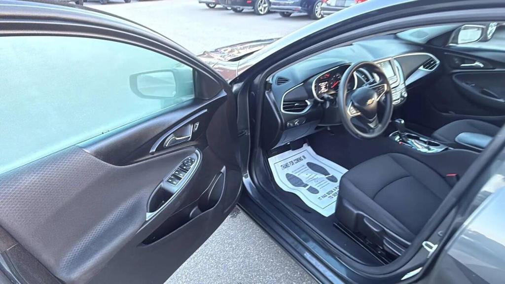 used 2018 Chevrolet Malibu car, priced at $9,999