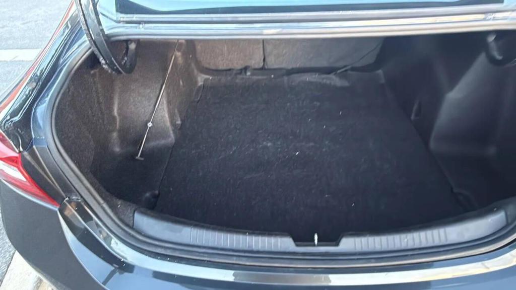 used 2018 Chevrolet Malibu car, priced at $9,999