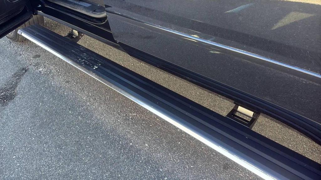 used 2017 Chevrolet Suburban car, priced at $19,999