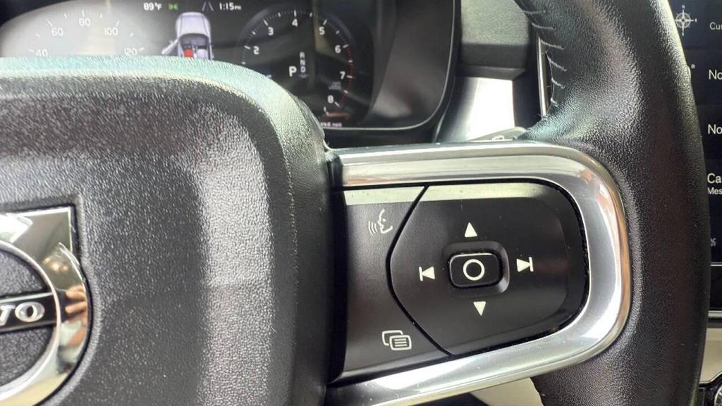 used 2020 Volvo XC40 car, priced at $15,999