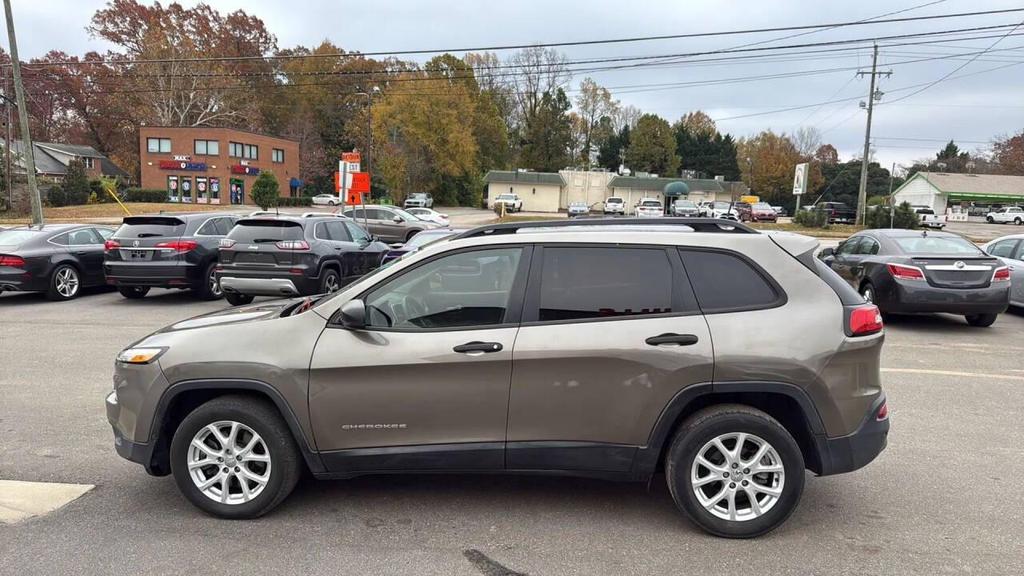 used 2017 Jeep Cherokee car, priced at $7,999