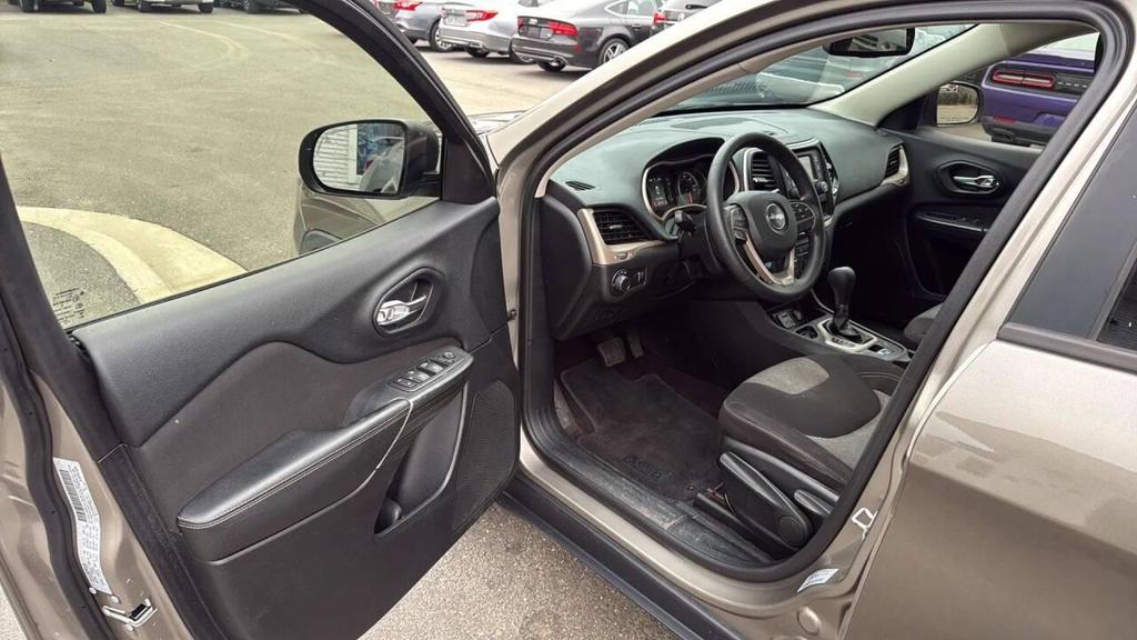 used 2017 Jeep Cherokee car, priced at $7,999