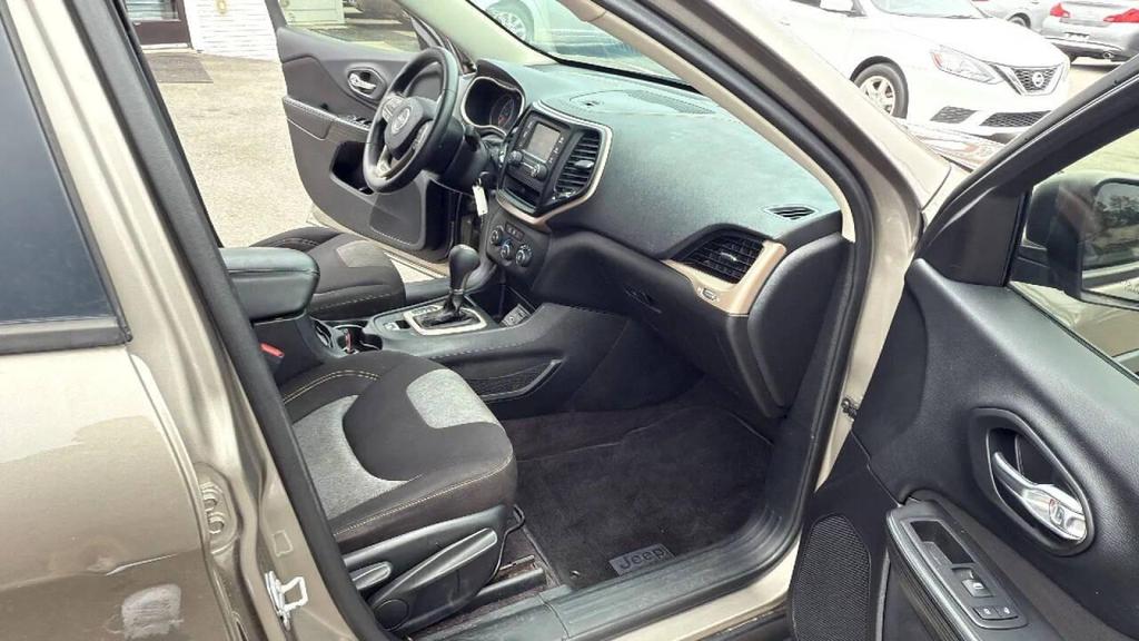 used 2017 Jeep Cherokee car, priced at $7,999