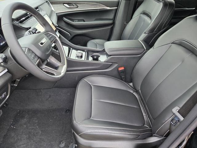 new 2026 Jeep Grand Cherokee car, priced at $44,442