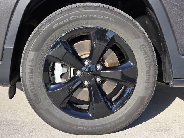 used 2023 Jeep Cherokee car, priced at $24,991