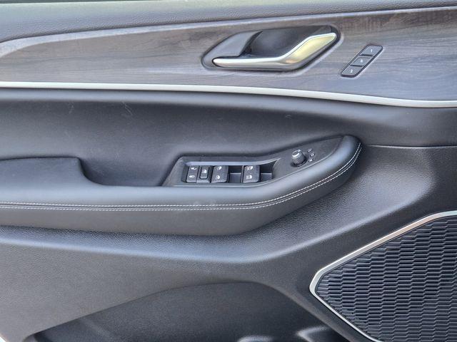 new 2026 Jeep Grand Cherokee car, priced at $45,323