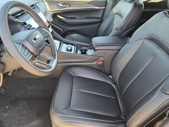 new 2026 Jeep Grand Cherokee car, priced at $45,841