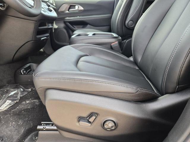new 2026 Chrysler Pacifica car, priced at $52,051