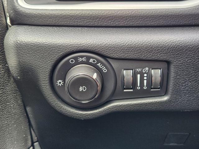 new 2026 Chrysler Pacifica car, priced at $52,051