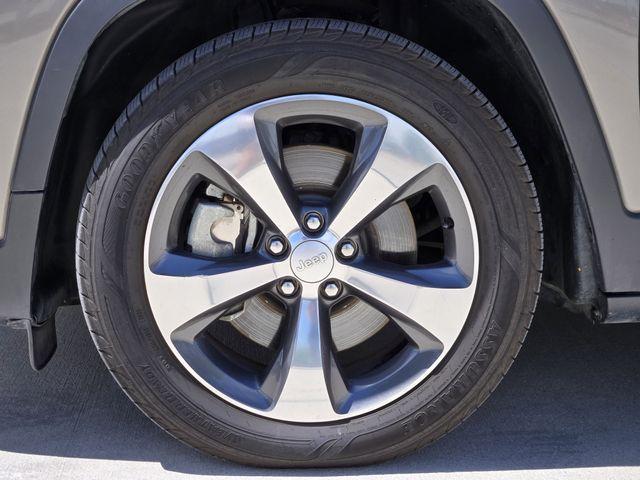 used 2019 Jeep Cherokee car, priced at $17,449